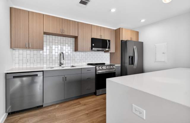 Via Emma photos photos