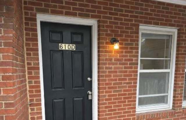 610 Rugby Rd D / Spacious 4-Bedroom Apartment in Prime Location Available 2027-2028 photos photos
