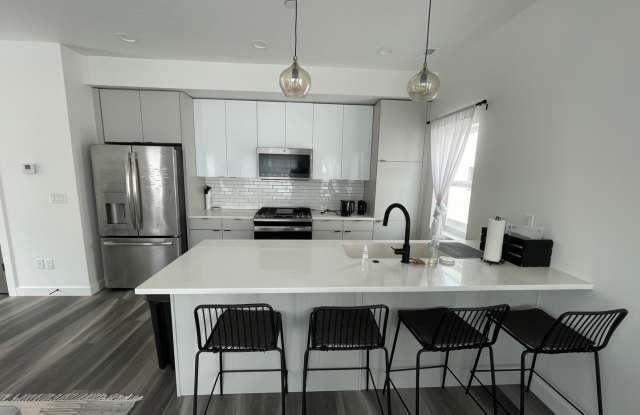 Stunning 2 Bed 2.5 Bath Townhome! photos photos