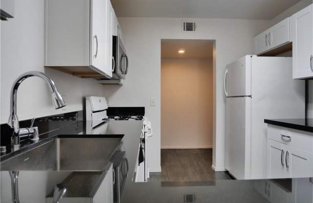 2602 Peat Moss Avenue Gallery 3