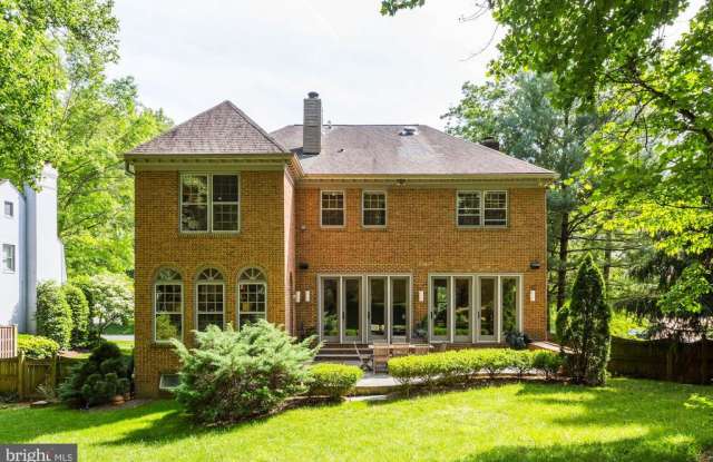 7221 ARMAT DR Gallery 2