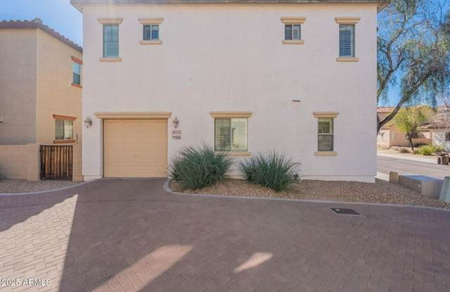 Lifestyle and convenience all in one! - 10325 West Sands Drive, Peoria, AZ 85383
