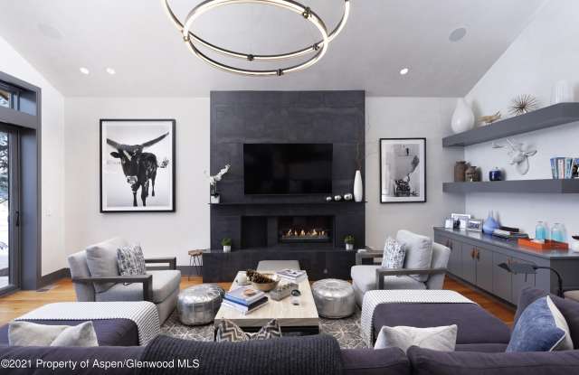 477 Fairway Drive Gallery 2