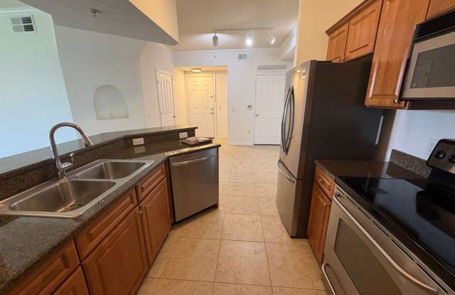 ANNUAL RENTAL - POSITANO PLACE-1 BED/1 BATH WITH LAKE VIEW AND NEW APPLIANCES! photos photos