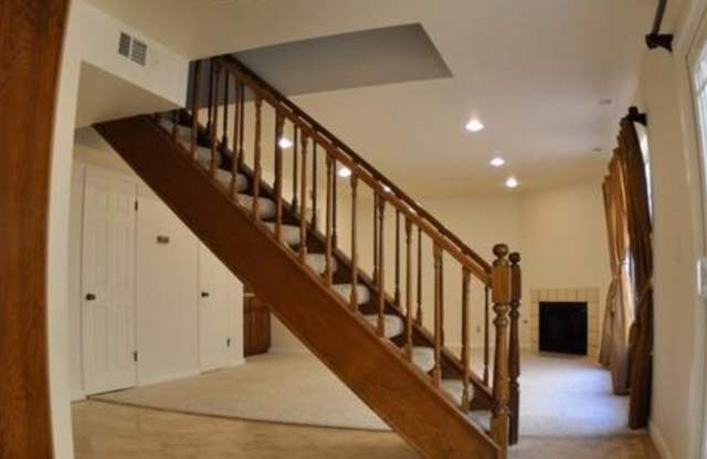 1614 VETERAN Avenue Gallery 4