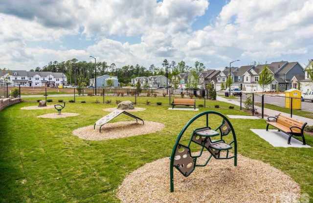 Room in 3 Bedroom Townhome at Whitesell Way Gallery 4