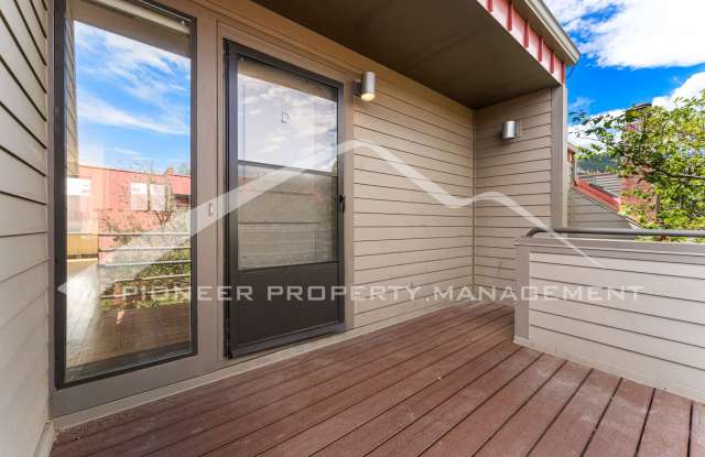 Open Concept Condo with Covered Parking! Gallery 3