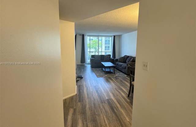 5300 Northeast 24th Terrace Gallery 2