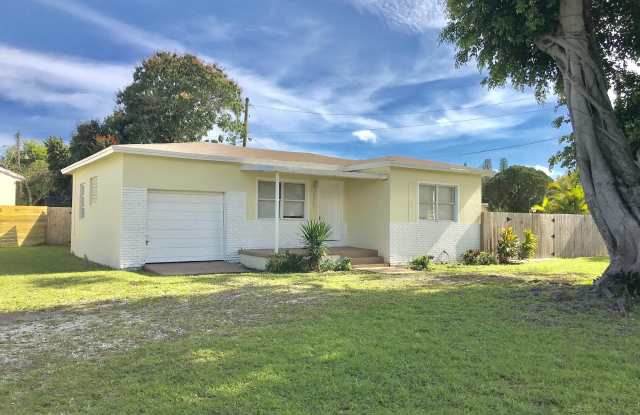 15791 NE 18th Avenue - 15791 Northeast 18th Avenue, North Miami Beach, FL 33162