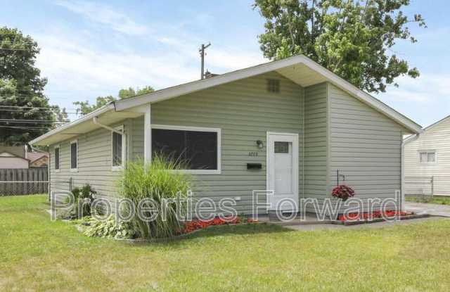2779 Woodgrove Dr photos photos