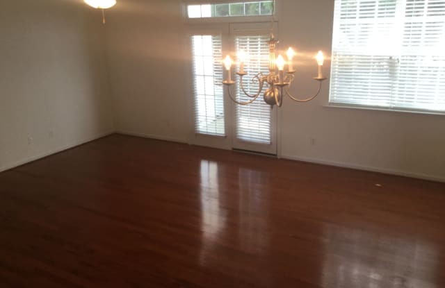 8217 Martello Ln Gallery 4