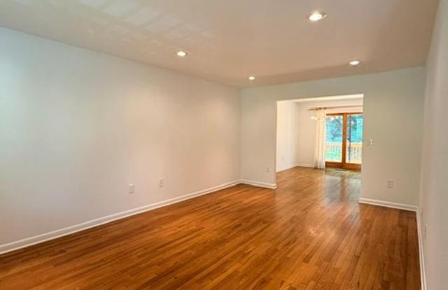 2071 Golf Course Drive Gallery 4