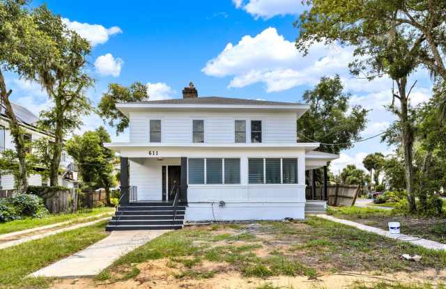 Charming 3-Bedroom, 2-Bath Apartment in Eustis! Gallery 3