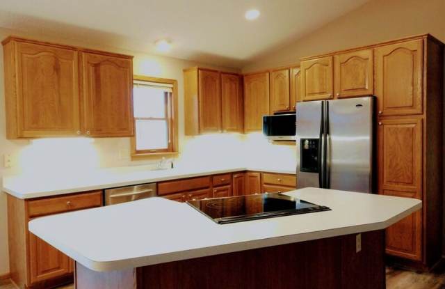 5065 Main Ave NE photos photos