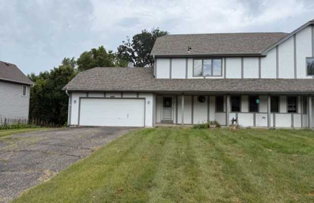 Great Eagan location-*3Bed*2.5Bath Freshly painted and new flooring throughout. - 2245 Mahogany Way, Eagan, MN 55122