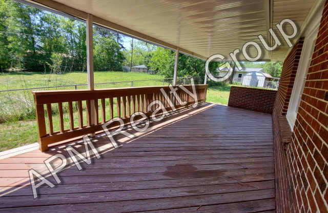 Renovated three bedroom house Gallery 1