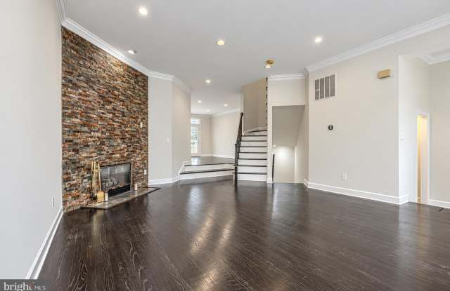 1805 VANCE Place Gallery 2