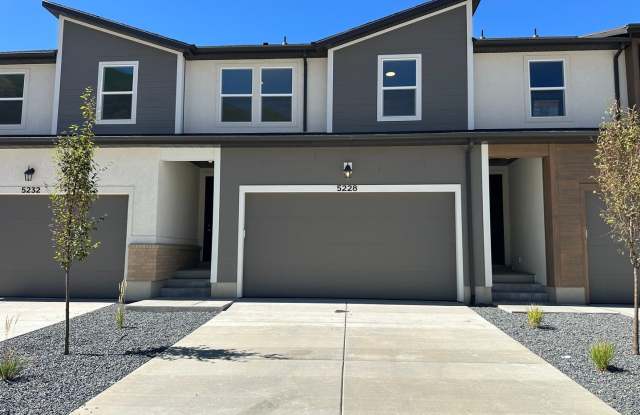 New 3 Bed 2.5 Bath Townhomes for Rent at Harmony Ridge - Mapleton Gallery 1
