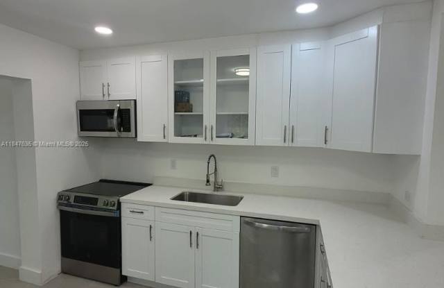 2823 Polk photos photos