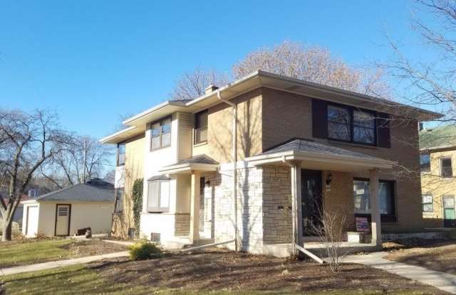 4401 N Sheffield Ave photos photos