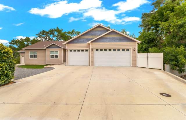 Beautiful and Spacious 4Bd 3.5Bath Home in Encanto Knolls w/An Occupied Mother in Law Suite on Lower Level photos photos