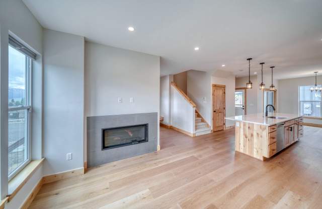 300 McClary Park - 1 Gallery 2