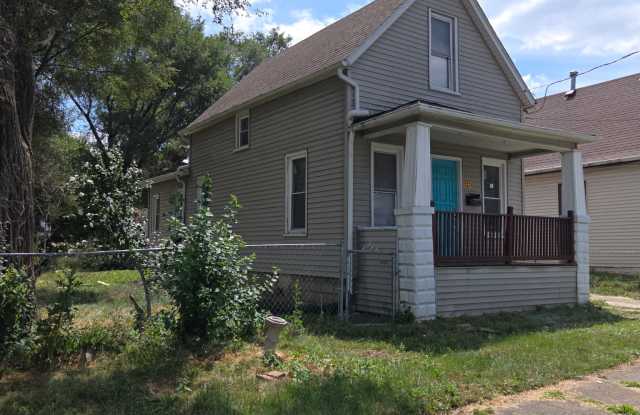1214 West Brons Avenue - 1214 West Brons Avenue, Peoria, IL 61604
