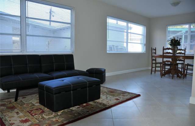 626 12TH AVENUE NE Gallery 2