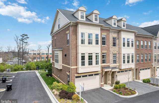 4 Bed 3 Full 2 Half Bath Townhome in Travilah Station photos photos