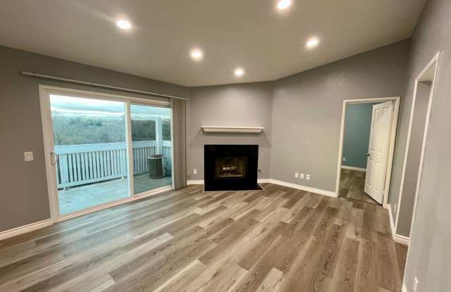 2 Bedroom Condo in Oceanside with View photos photos