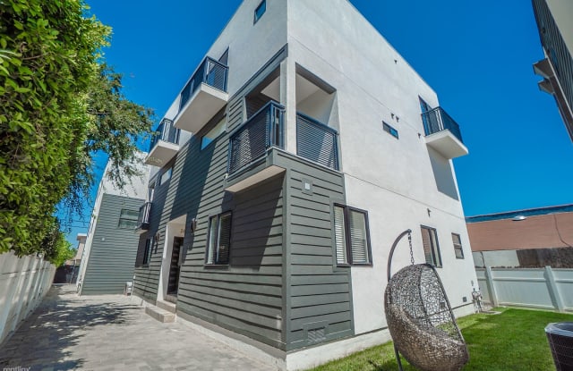 2631 South La Salle Avenue - 2631 South La Salle Avenue, Los Angeles, CA 90018