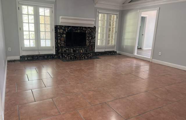30447 Parkview Dr Gallery 3