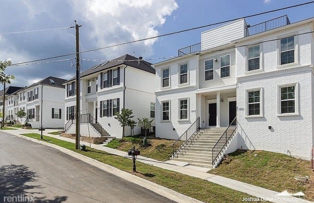 1910 Maine Street - 1910 West Maine Street, Fayetteville, AR 72701