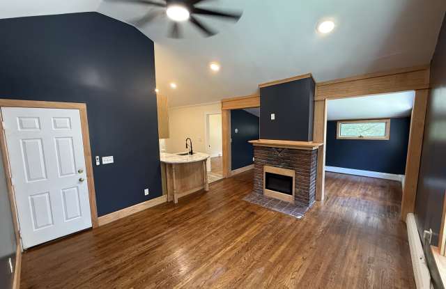 229 South Geneva Street - 8 photos photos