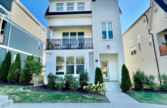 **HIGH-END EAST NASHVILLE HOME IN A 32-HOME BOUTIQUE COMMUNITY WITH GREEN SPACE** photos photos