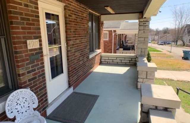 4917 Hummelsheim Avenue Gallery 4