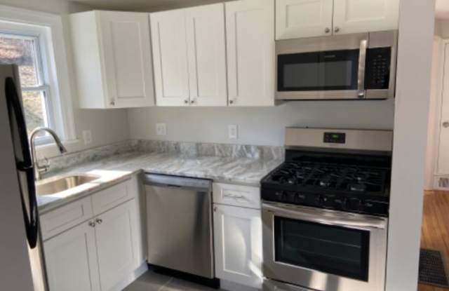 10 Bateman St. - 10 Bateman Street, Boston, MA 02131