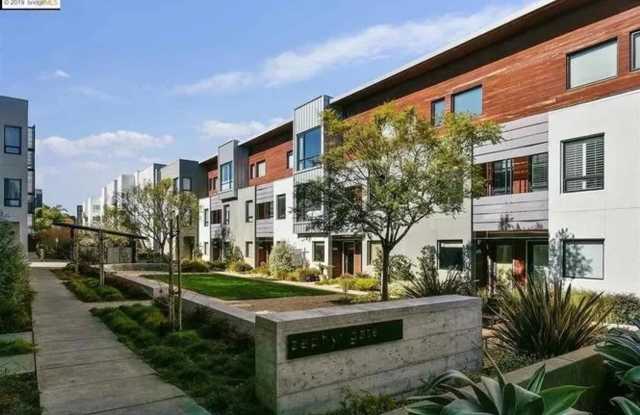 Beautiful 2 Bedroom 2.5 Bath Townhouse - 708 Zephyr Drive, Oakland, CA 94607