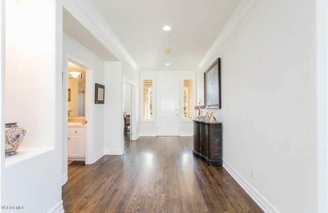 185 Halsbury Court Gallery 4