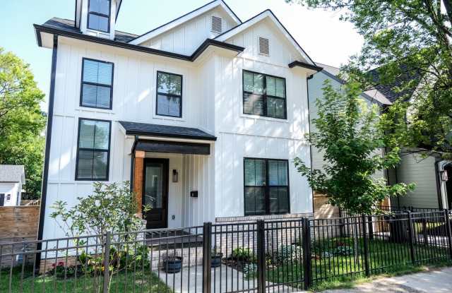 5 Bedroom/4 Bath house in Prime Location! Gallery 1