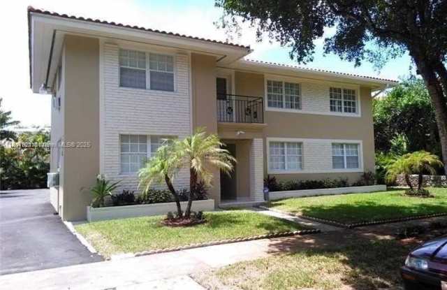 30 Phoenetia Ave - 30 Phoenetia Avenue, Coral Gables, FL 33134
