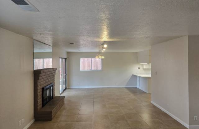 Your Dog Will Love This House! Gallery 4