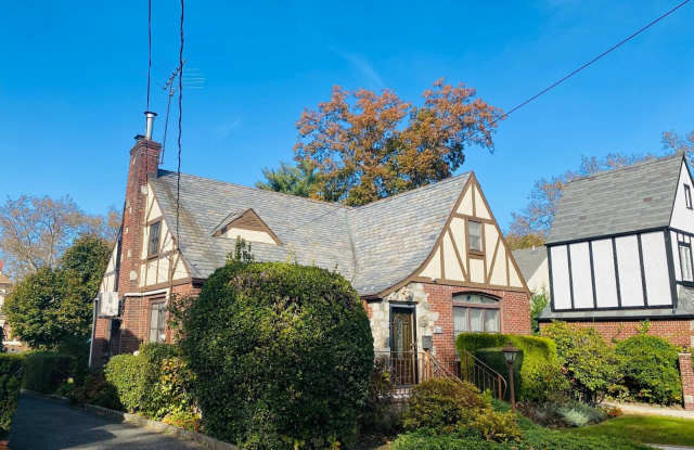 181-69 TUDOR RD Gallery 2