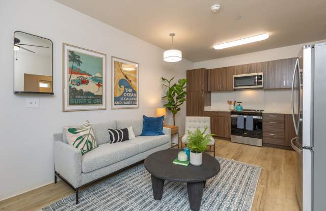 Kaulana Mahina Gallery 2