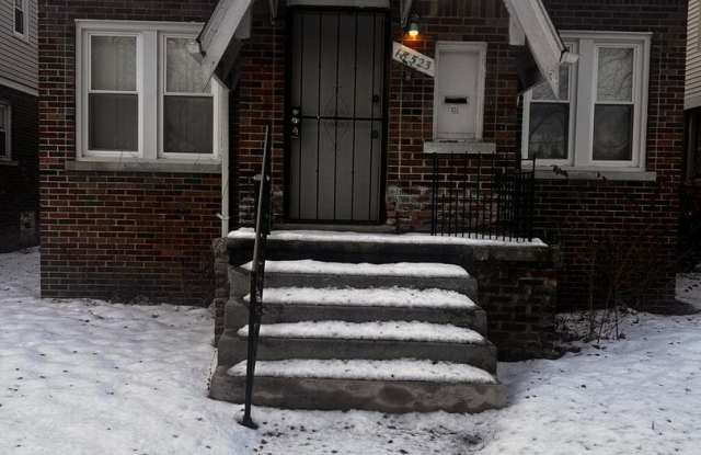 3 bedroom located on Detroit's East side. photos photos