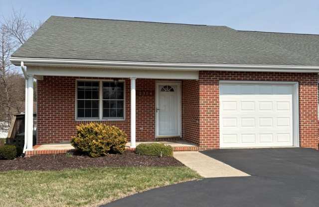 Duplex for Rent - 2354 Meadow Court, Rockingham County, VA 22801