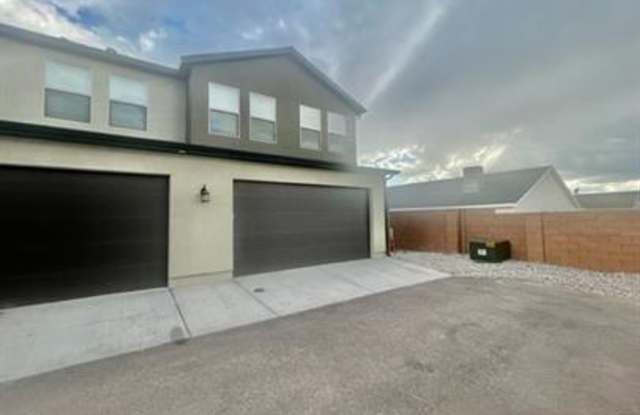 Stunning Townhome Near Hospital! Gallery 4