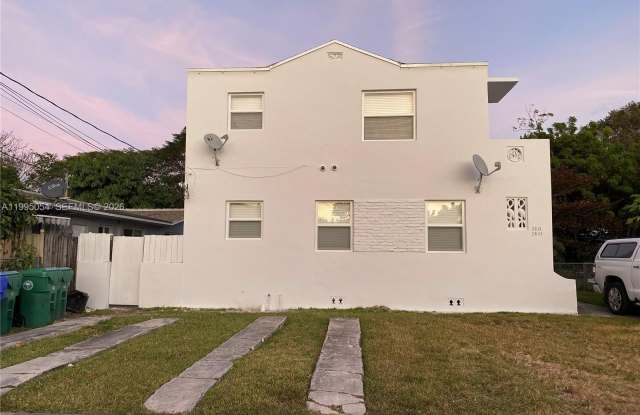 2833 SW 38th Ave photos photos