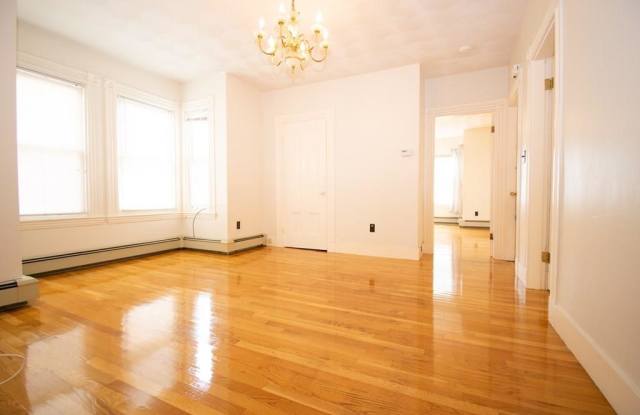 337 Washington Street Unit 2 Gallery 2