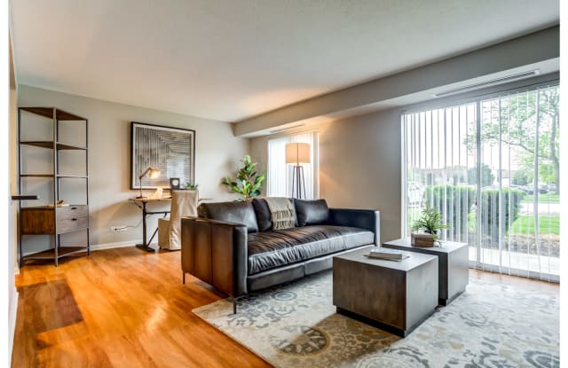 Twin Lake Towers Apartments photos photos